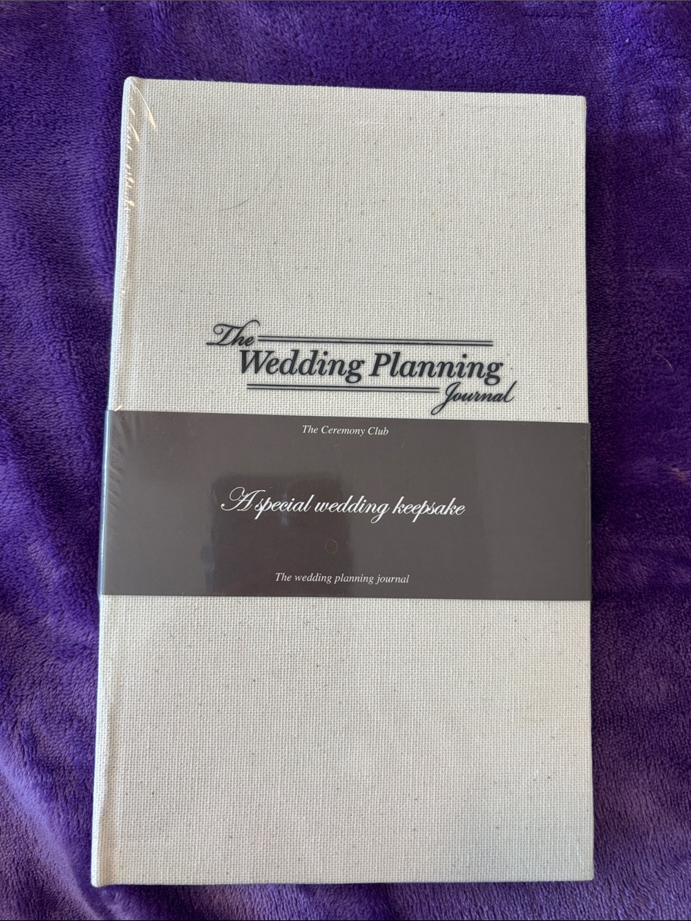 ❤️‍🔥❤️‍🔥5/$30 The Wedding Planning Journal - Cream Hardcover Keepsake